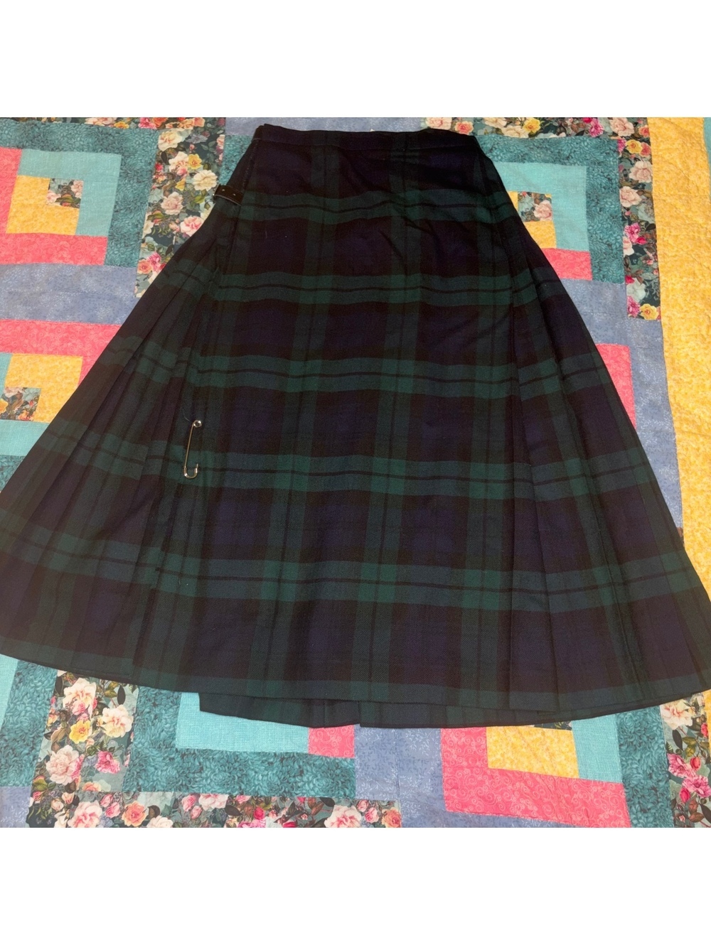Vintage Burberrys $1750 100% Wool Pleated Tartan Skirt Made in Scotland, Size 8 - Picture 6 of 9